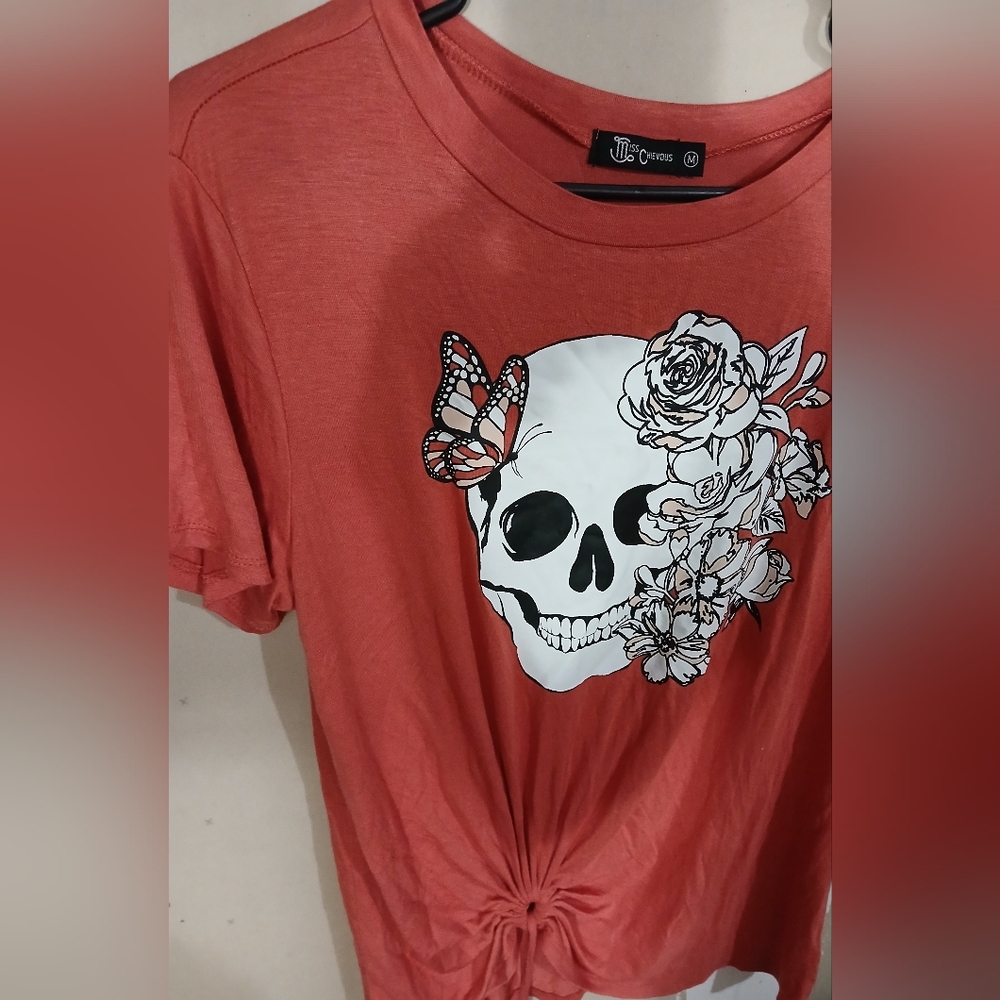 Woman shirt sz Medium